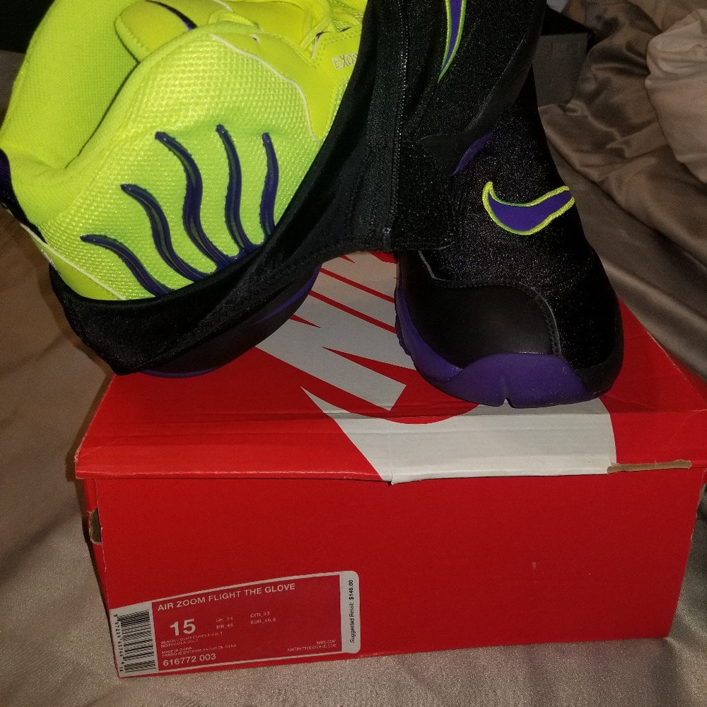 Mens basketball shoe size 15